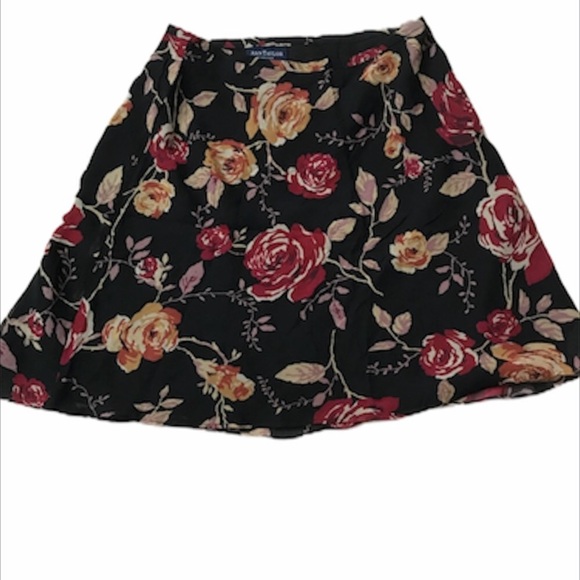Ann Taylor Floral Skirt Size 2P - Picture 2 of 7